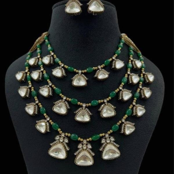 3 sting neclace in emerald beads with polki stringing