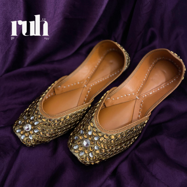 Virsa - Golden Beaded Embellished Jutti